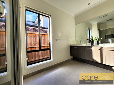 6 Berrima Court, Cranbourne North