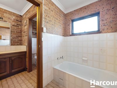 156 Princes Highway, Milton