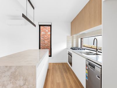 2 / 29 Hampton Parade, West Footscray