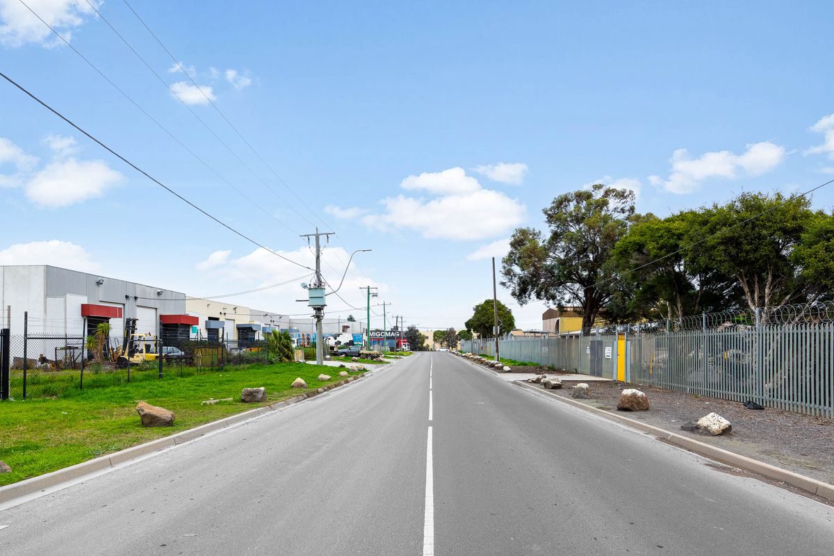 28 Moonah Circuit, Brooklyn