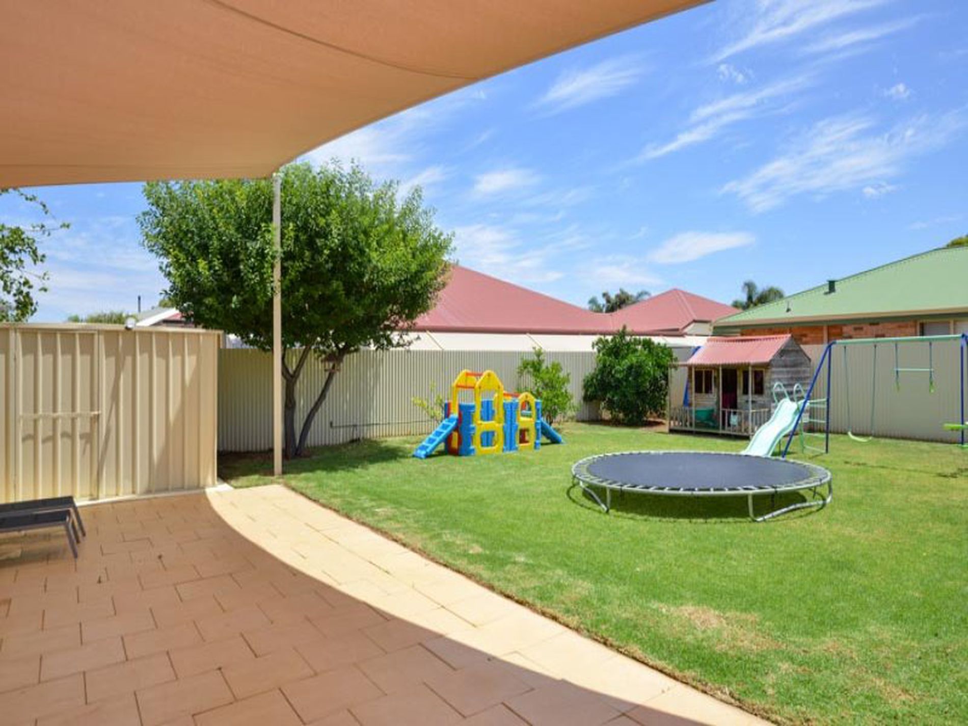 2B Fairlie Way, Broadwood