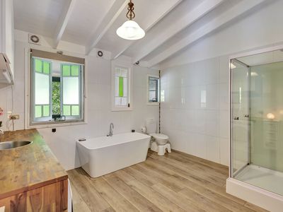 100 Basil Road, Nimbin