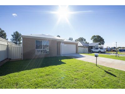 30 Apsley Crescent, Dubbo