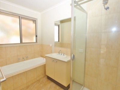 3 / 4 Mitchell Court, Mansfield