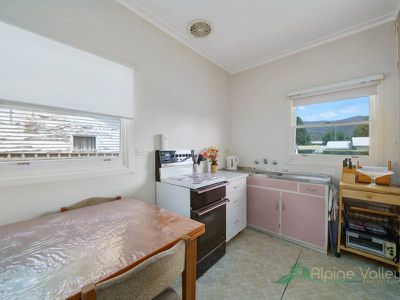 4 Beauty Avenue, Mount Beauty