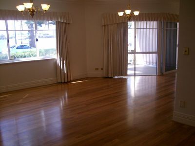 2 / 11 The Esplanade, Mount Pleasant