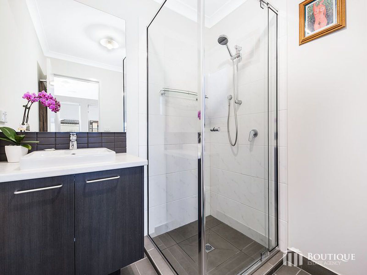 6 Wenn Avenue, Clyde North
