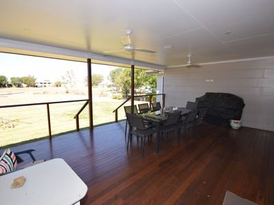 7 Brolga Street, Longreach