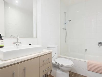 10 / 185 Auburn Road, Hawthorn