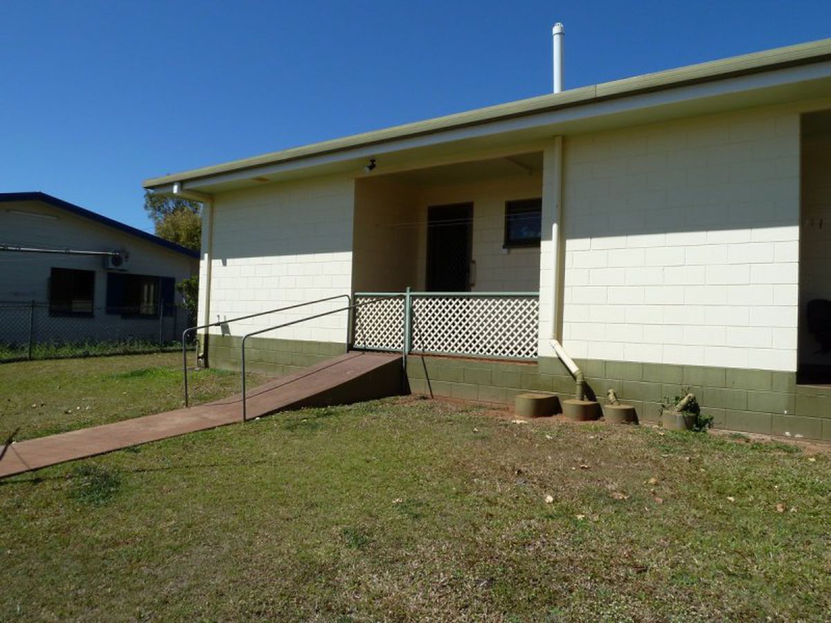 2 / 12 Rita Circt., Atherton