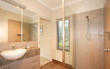 2 Brennan Avenue, Beaconsfield Upper