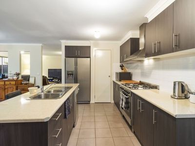 30 Clearwater Rise Parade, Truganina