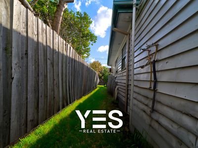 1 / 4 Allen Street, Glen Waverley