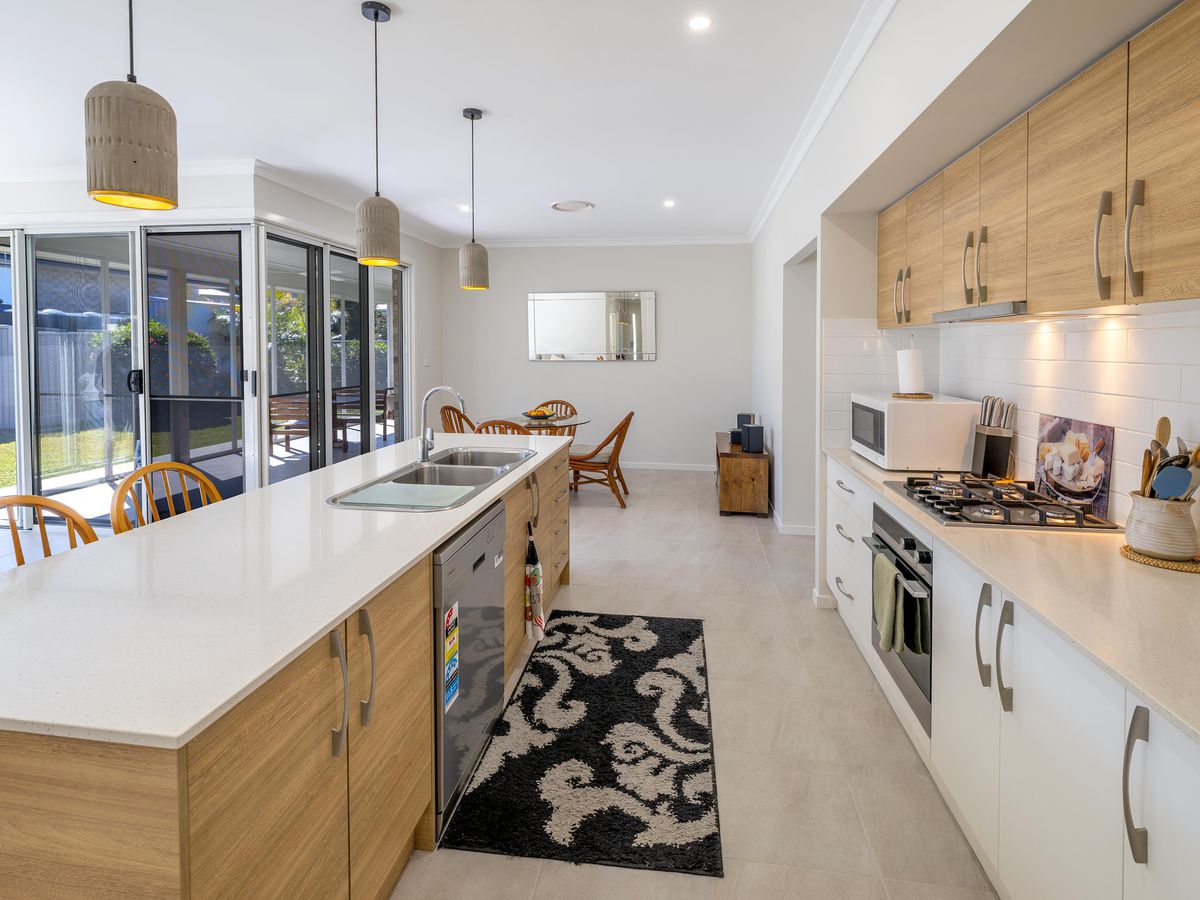 9 Flat Top Drive, Woolgoolga