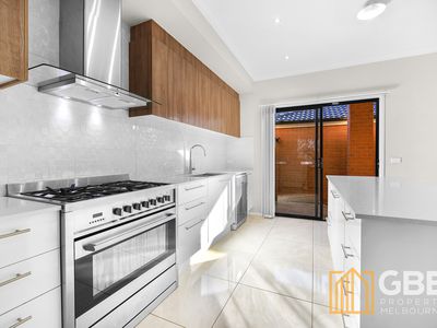 50 Sunnybank Drive, Point Cook