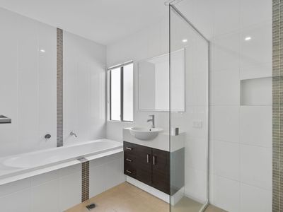124 Cooper Crescent, Rochedale