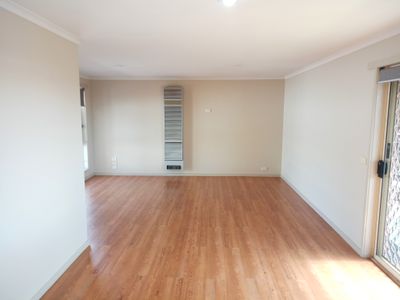 2 / 1 Narebar Street, Bell Park