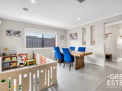 16 Frogmore Lane, Cranbourne North