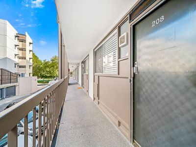 208 / 130 Mounts Bay Road, Perth