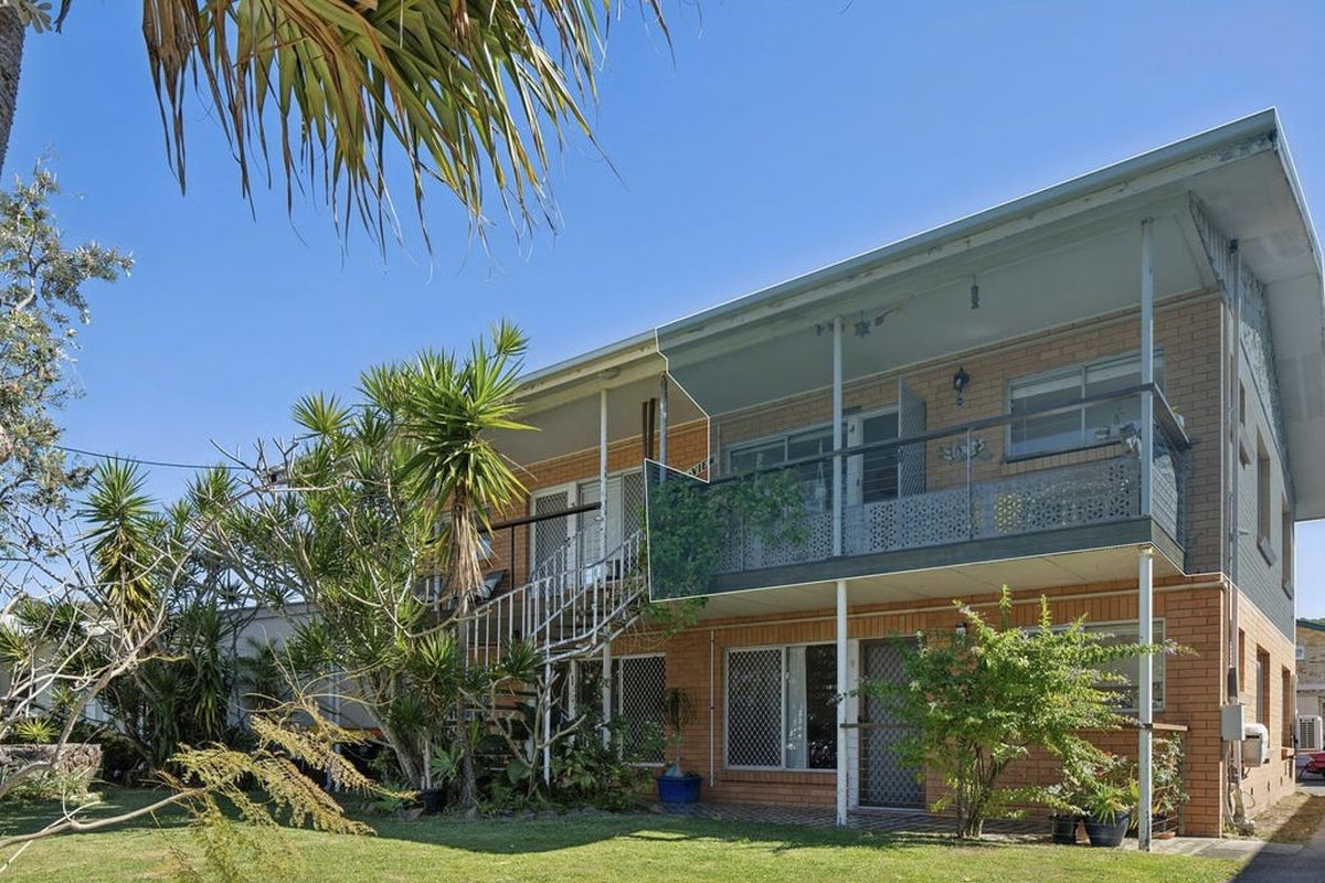 4 / 21 Awoonga Avenue, Burleigh Heads