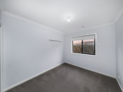 31 Pienza Road, Fraser Rise