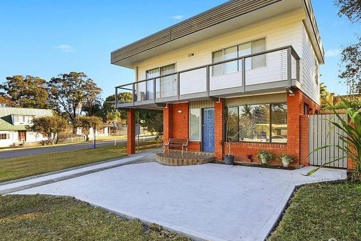 2A Grevillea Crescent, Berkeley Vale