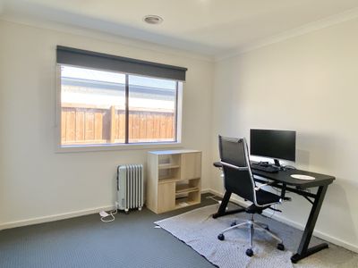7 Buttermint Crescent, Manor Lakes