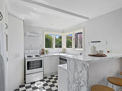 1 / 17 Defoe Place, Waltham