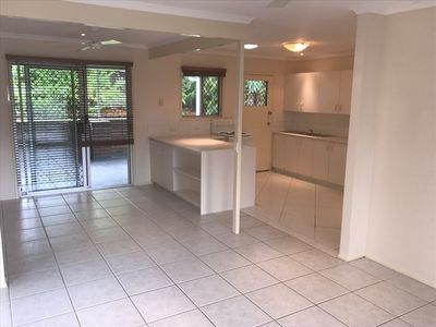 77 Woodlands Drive, Rochedale South