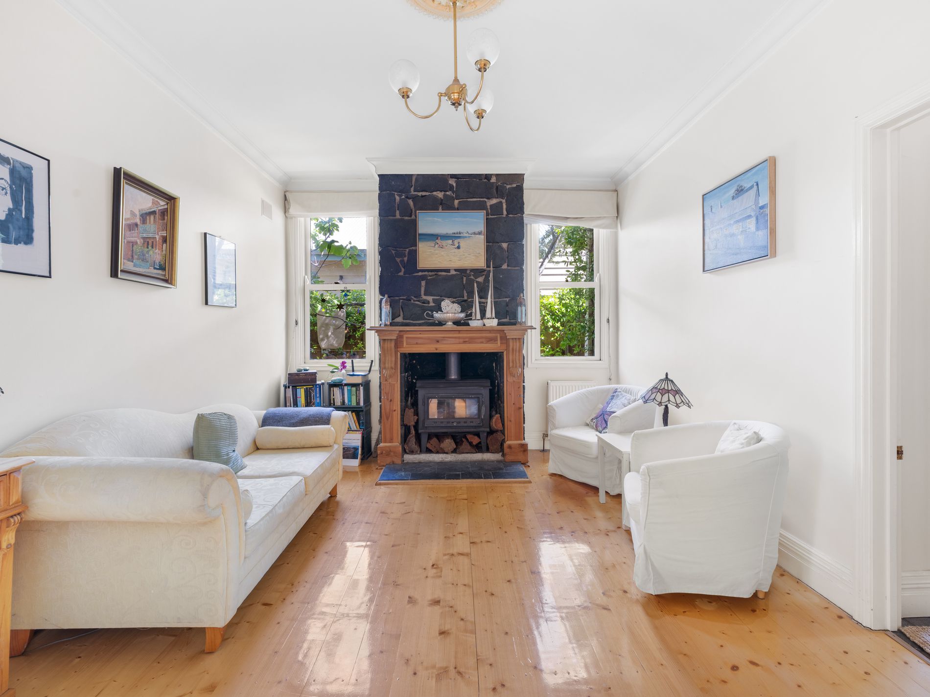 19 Railway Crescent, Williamstown