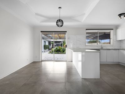 2 Saddington Avenue, Hoppers Crossing