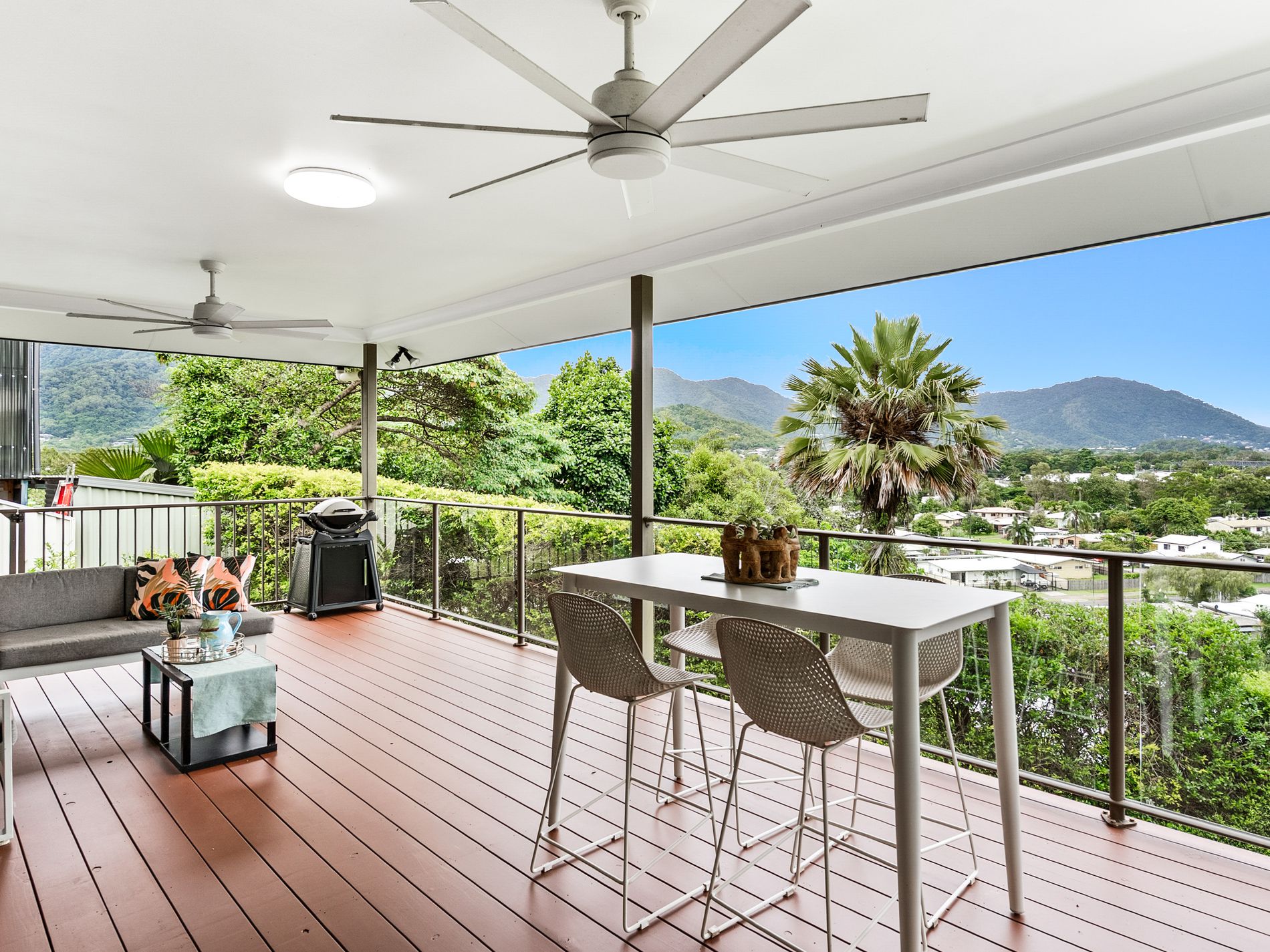 18 Travolta Close, White Rock