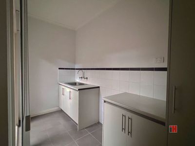 2 / 8 Faye Street, Reservoir