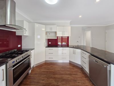 14 Nerboni Close, Atherton