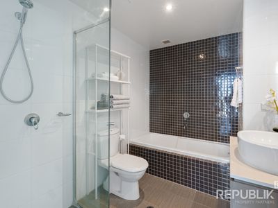 1101 / 4 Como Crescent, Southport