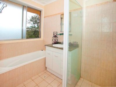 13 Chislehurst  Ave, Figtree