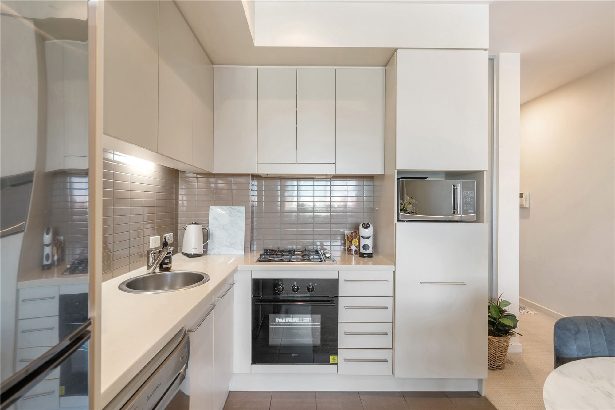 215 / 1-2 Tarni Court, New Port