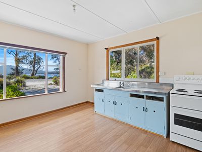230 Randalls Bay Road, Randalls Bay