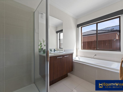 51 Anniversary Avenue, Wyndham Vale