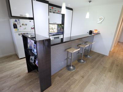 5 Sommerset Drive, Atherton