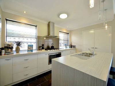 8 Onyx Lane, Wellard