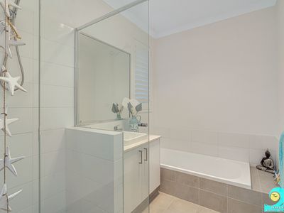 5 Chrysler Approach, Yanchep