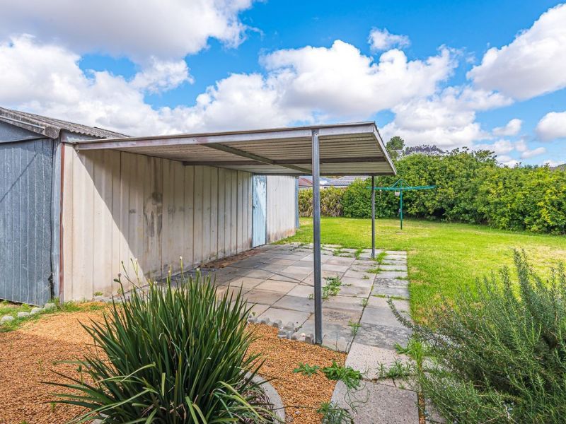 4 Berehaven Avenue, Thornlie