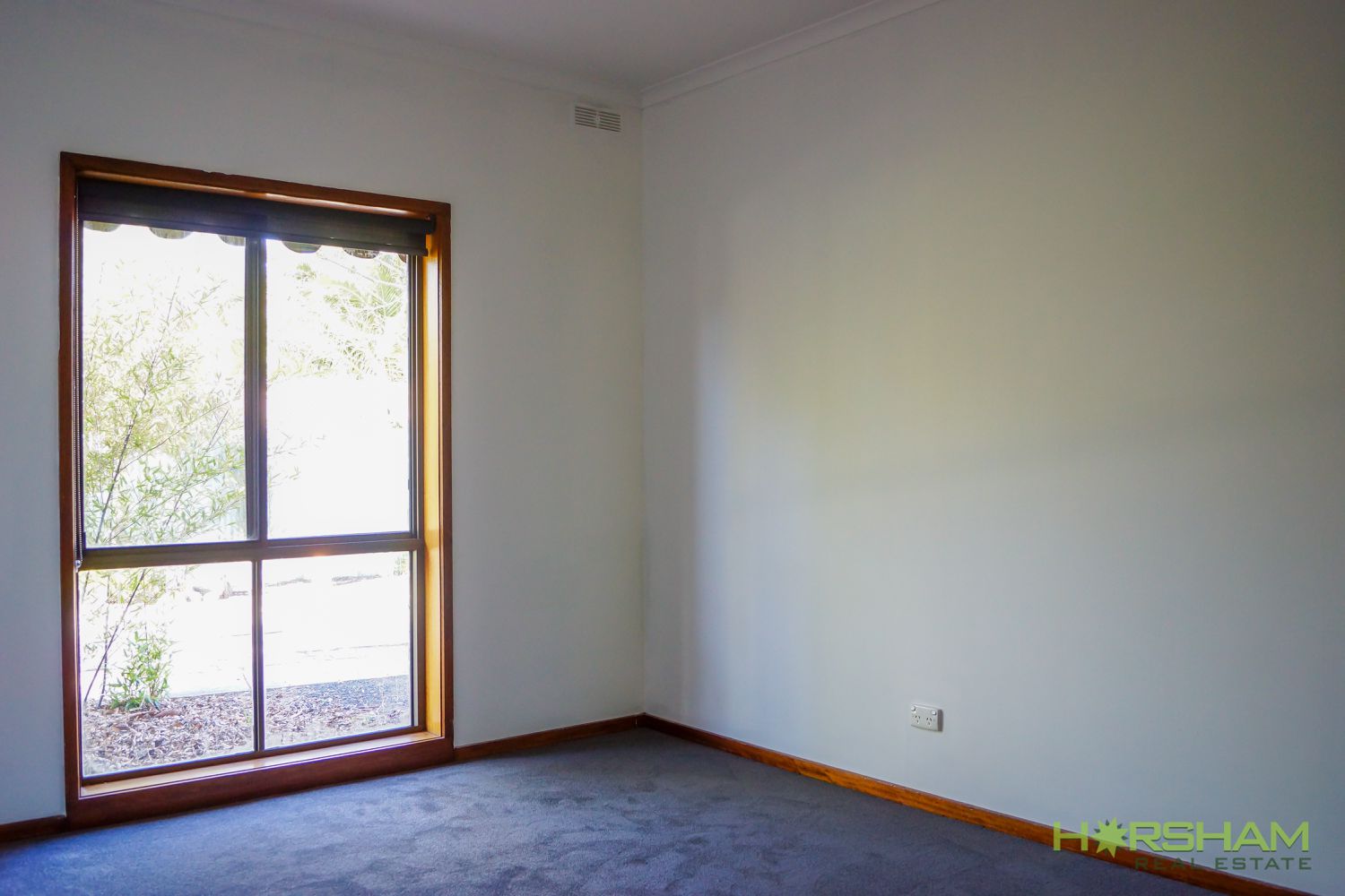 1 / 4 Searle Street, Horsham