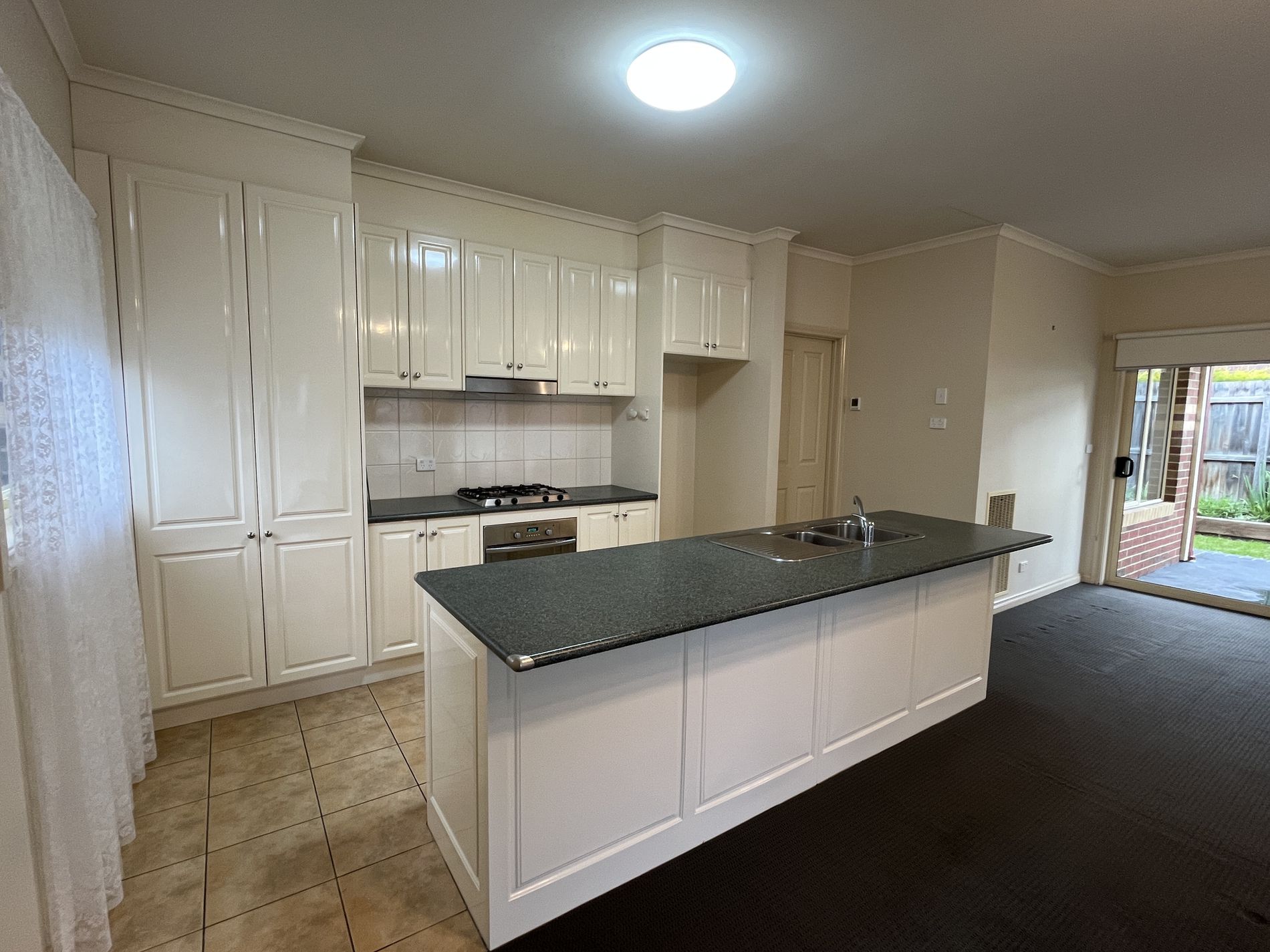 1 / 3 Apex Avenue, Belmont