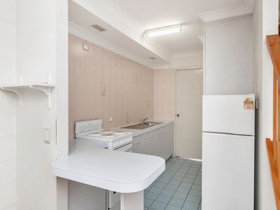 5 / 61 South Station Road, Booval