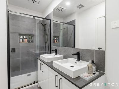 5 Meyer Crescent, Clyde North