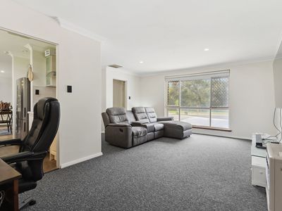 16 Burslem Drive, Thornlie