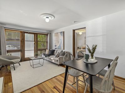 2 / 75 Queens Road, Melbourne