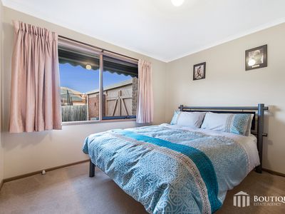 19 Bellbrook Drive, Dandenong North